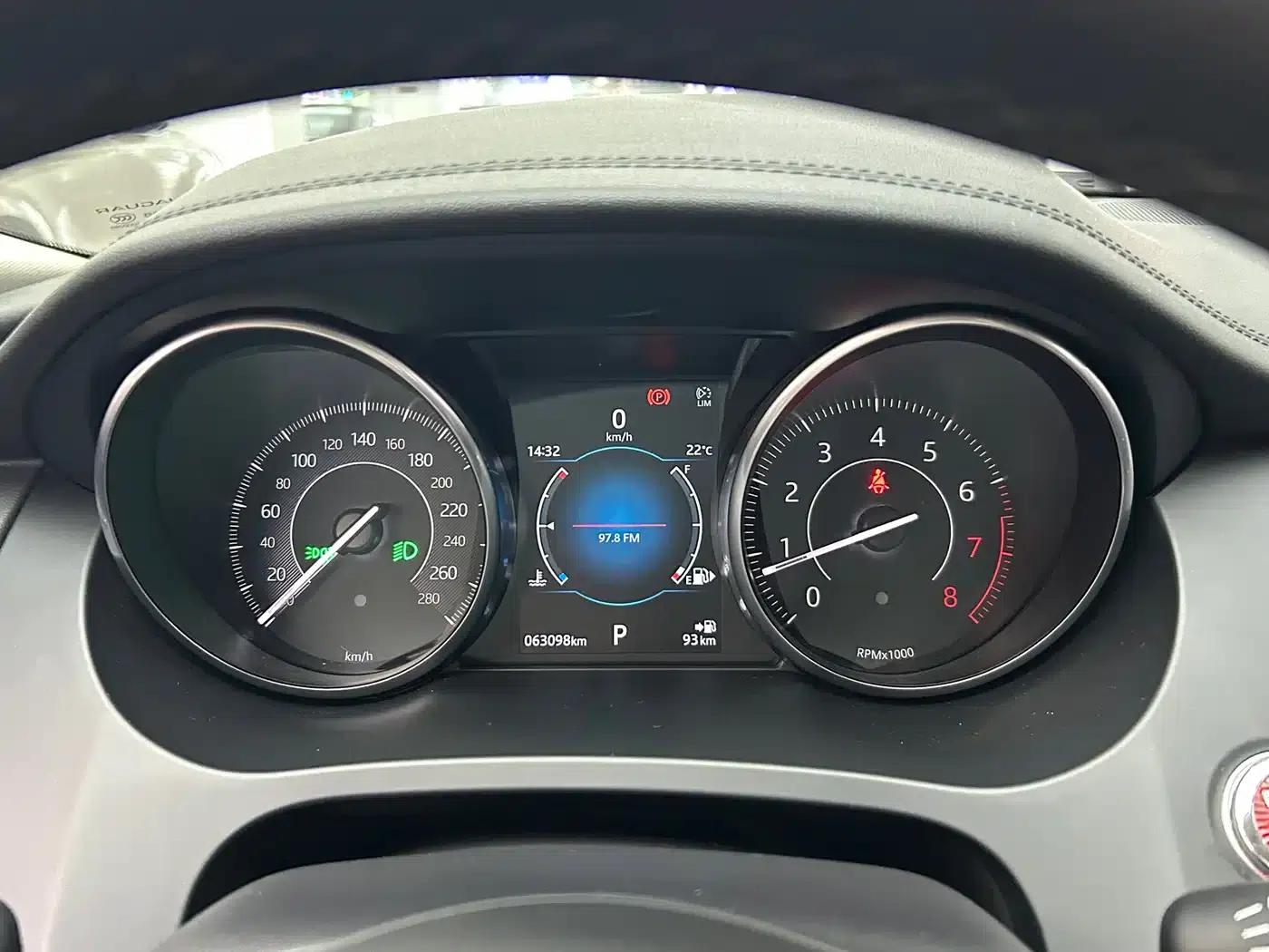 Jaguar E-PACE 2018 P250 SE (China VI Emission Standard) — миниатюра 4