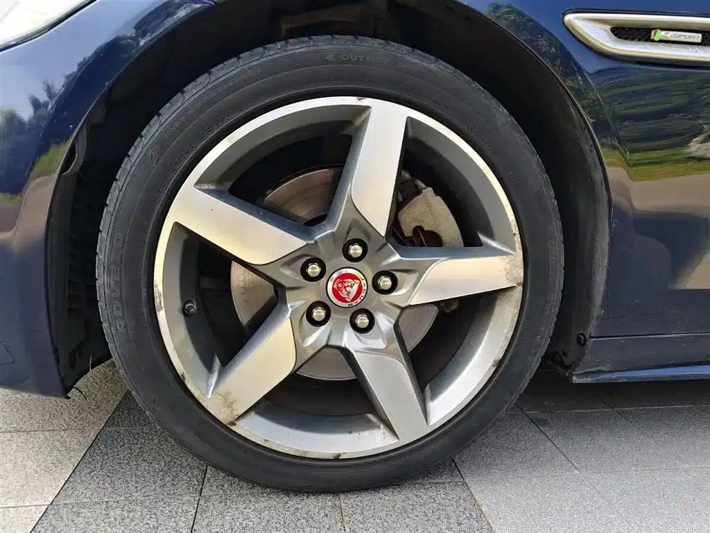Jaguar XE 2017 2.0T 200PS R-Sport — миниатюра 14