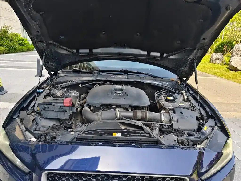 Jaguar XE 2017 2.0T 200PS R-Sport — миниатюра 17