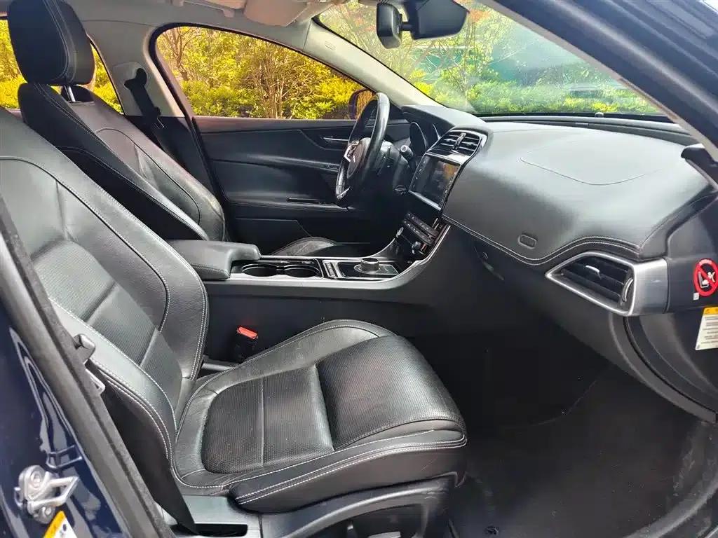 Jaguar XE 2017 2.0T 200PS R-Sport — миниатюра 10