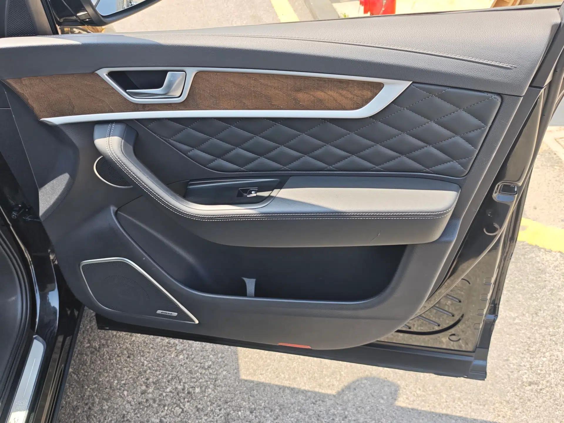 Hongqi HS7 2021 2.0T DCT Two-Wheel Drive Smart Connect Flagship Edition — миниатюра 24