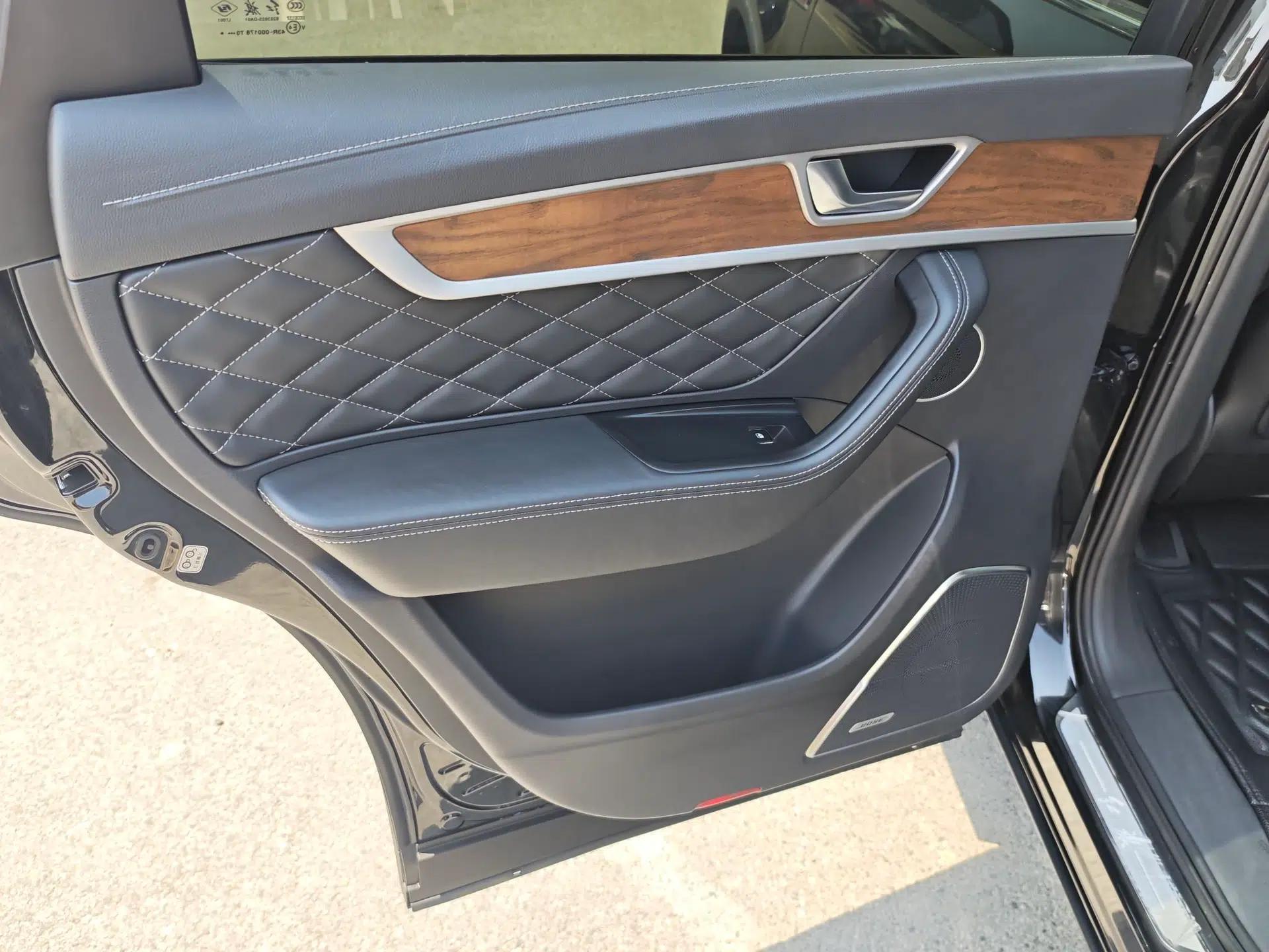 Hongqi HS7 2021 2.0T DCT Two-Wheel Drive Smart Connect Flagship Edition — миниатюра 27