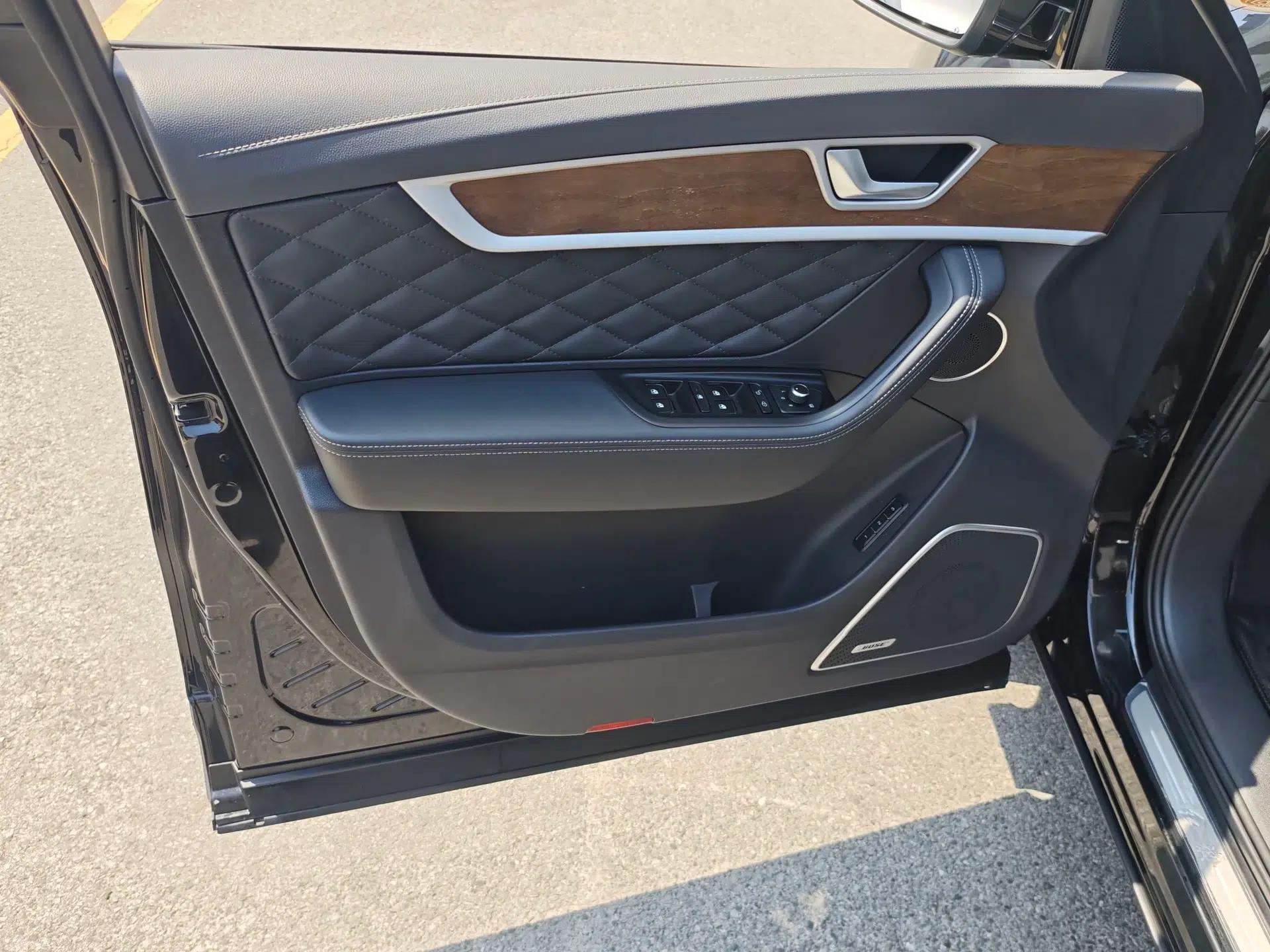 Hongqi HS7 2021 2.0T DCT Two-Wheel Drive Smart Connect Flagship Edition — миниатюра 30