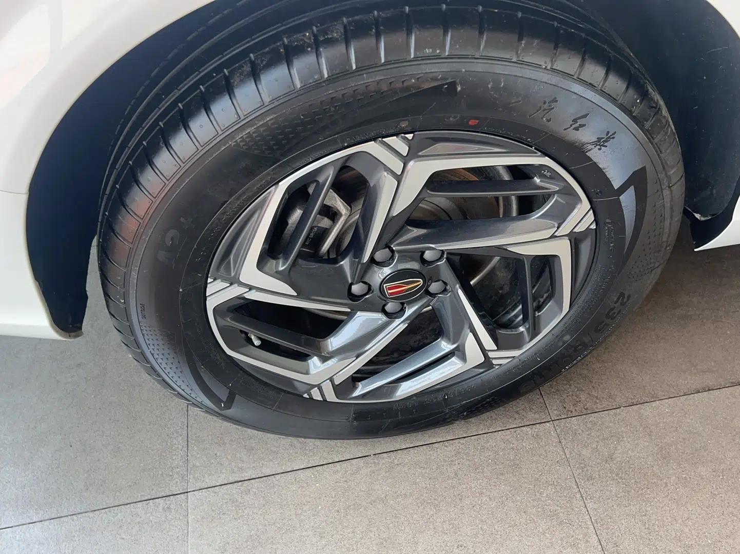Hongqi HS3 2023 1.5T Two-Wheel Drive Shanwei Edition — миниатюра 6