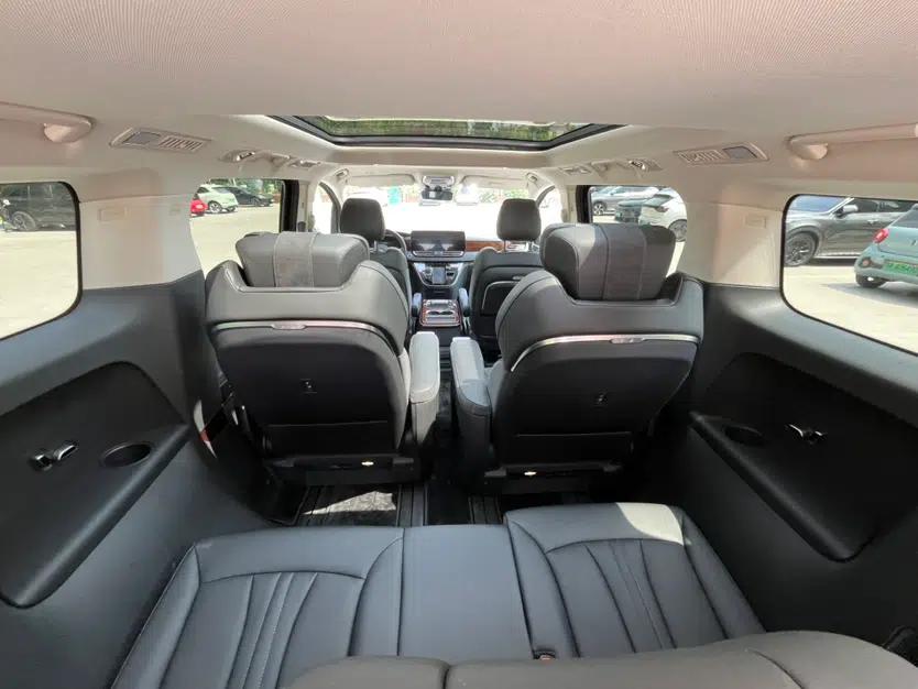 Hongqi HQ9 PHEV 2024 2.0T Four-Wheel Drive Luxury Edition — миниатюра 28