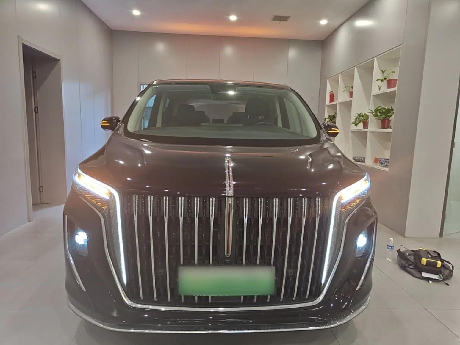 Hongqi HQ9 PHEV 2024 2.0T Four-Wheel Drive Luxury Edition — миниатюра 2