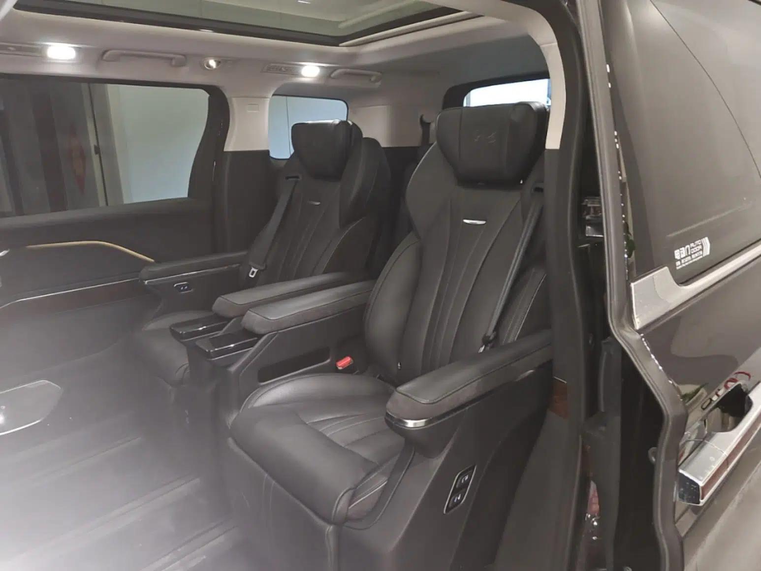 Hongqi HQ9 PHEV 2024 2.0T Four-Wheel Drive Luxury Edition — миниатюра 20