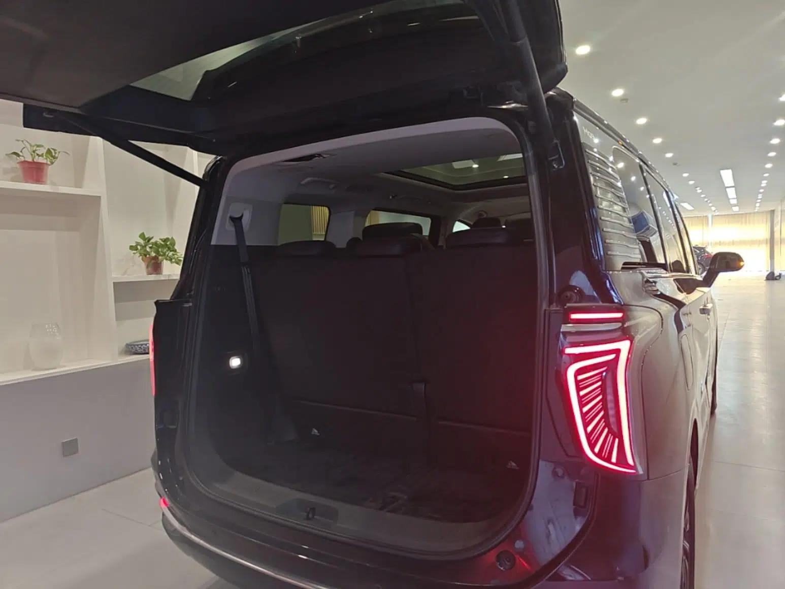 Hongqi HQ9 PHEV 2024 2.0T Four-Wheel Drive Luxury Edition — миниатюра 22