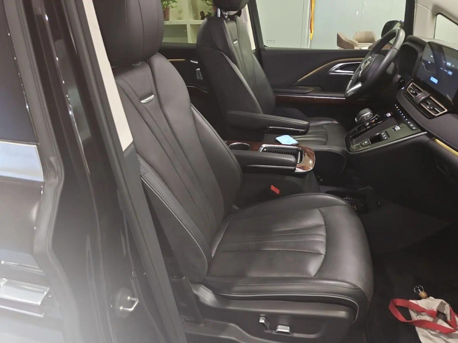 Hongqi HQ9 PHEV 2024 2.0T Four-Wheel Drive Luxury Edition — миниатюра 23