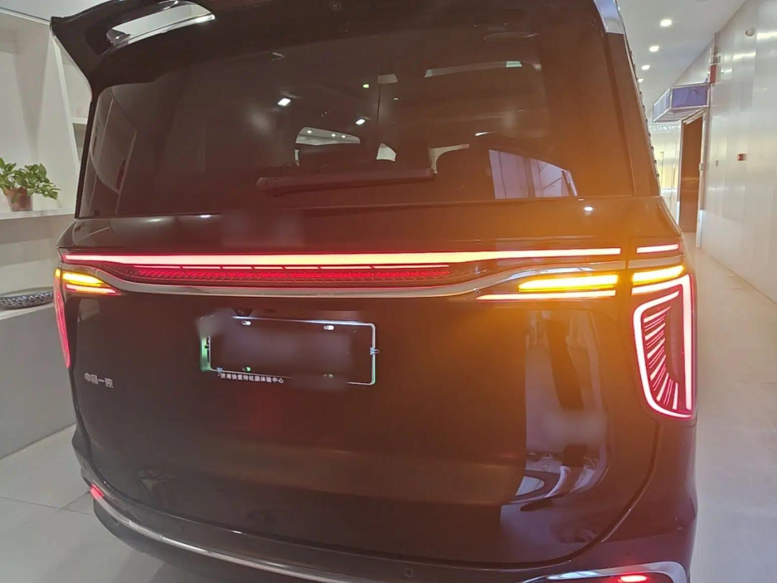 Hongqi HQ9 PHEV 2024 2.0T Four-Wheel Drive Luxury Edition — миниатюра 5