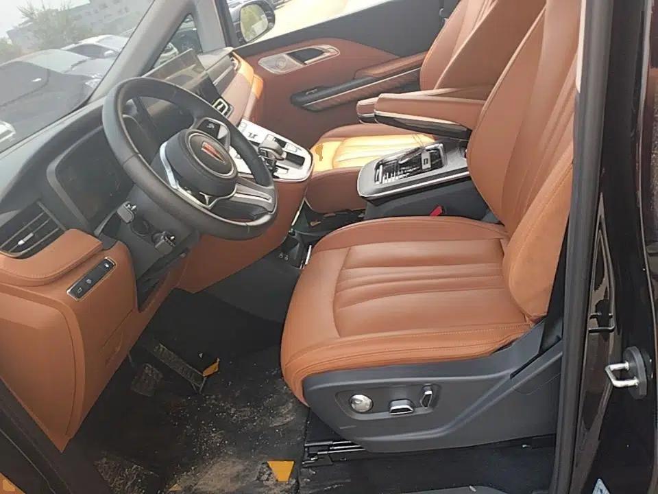 Hongqi HQ9 PHEV 2024 2.0T Four-Wheel Drive Business Edition — миниатюра 18