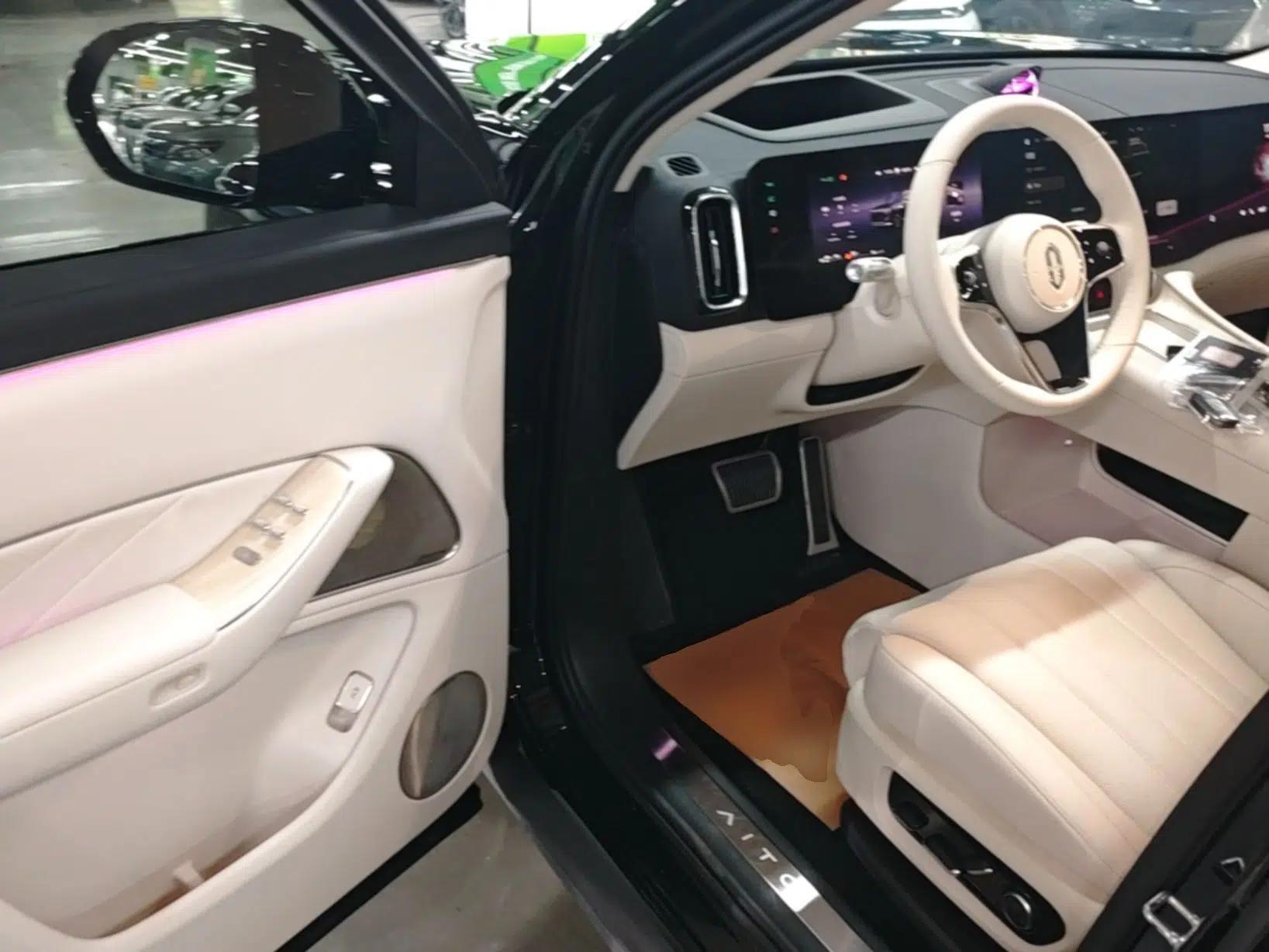 Hima AITO M8 2025 Extended-Range Max+ Version 53.4 kWh 5-Seater Edition — миниатюра 19