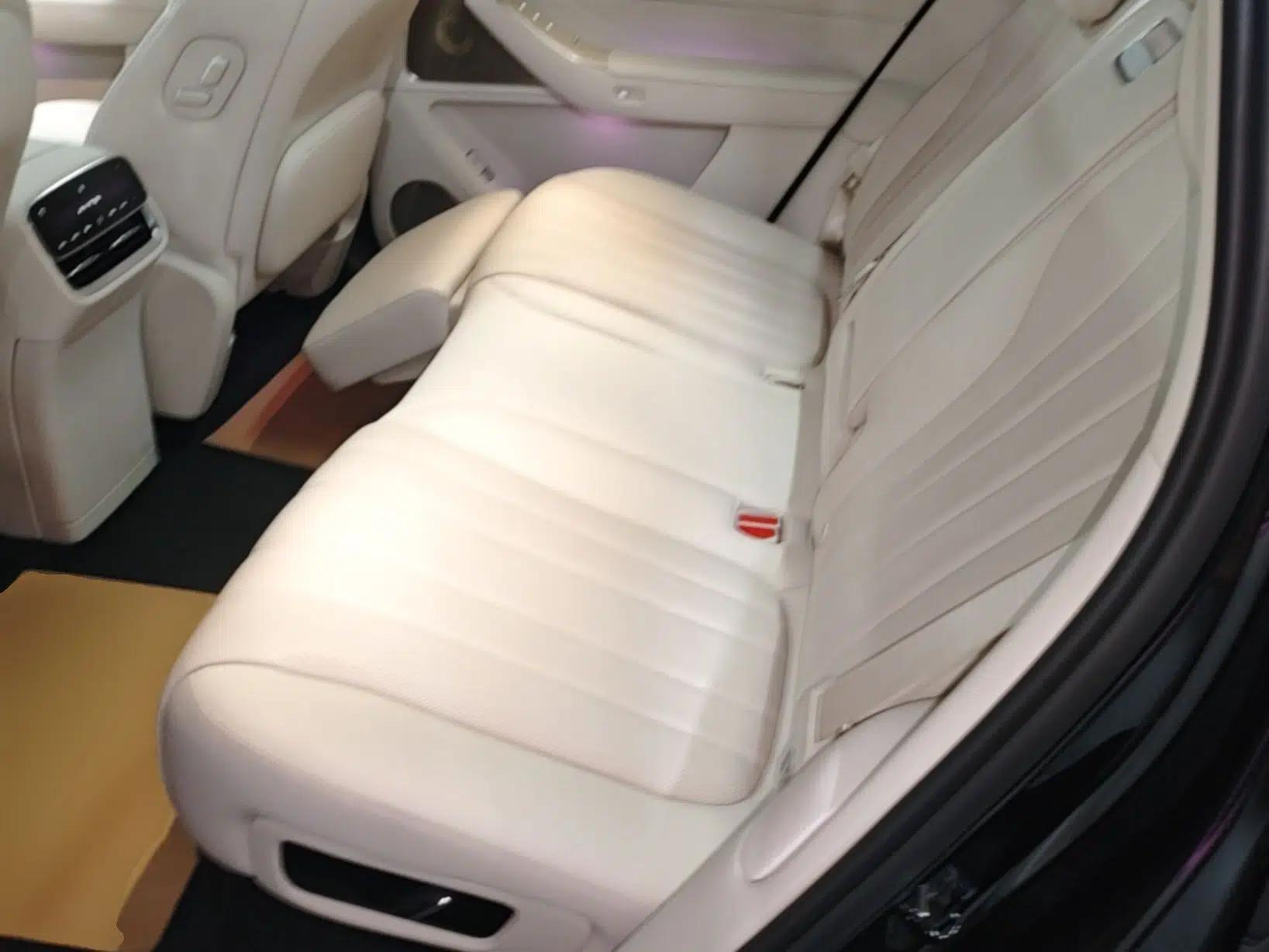 Hima AITO M8 2025 Extended-Range Max+ Version 53.4 kWh 5-Seater Edition — миниатюра 20