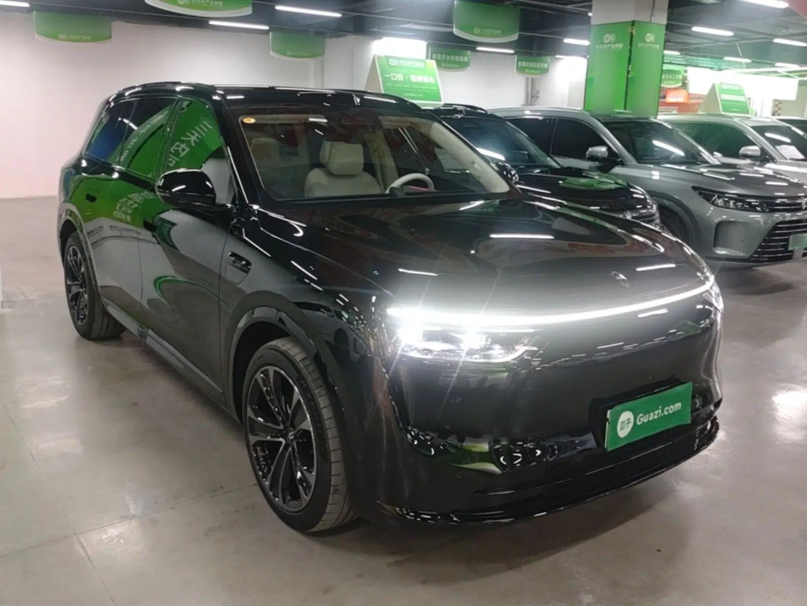 Hima AITO M8 2025 Extended-Range Max+ Version 53.4 kWh 5-Seater Edition — миниатюра 3