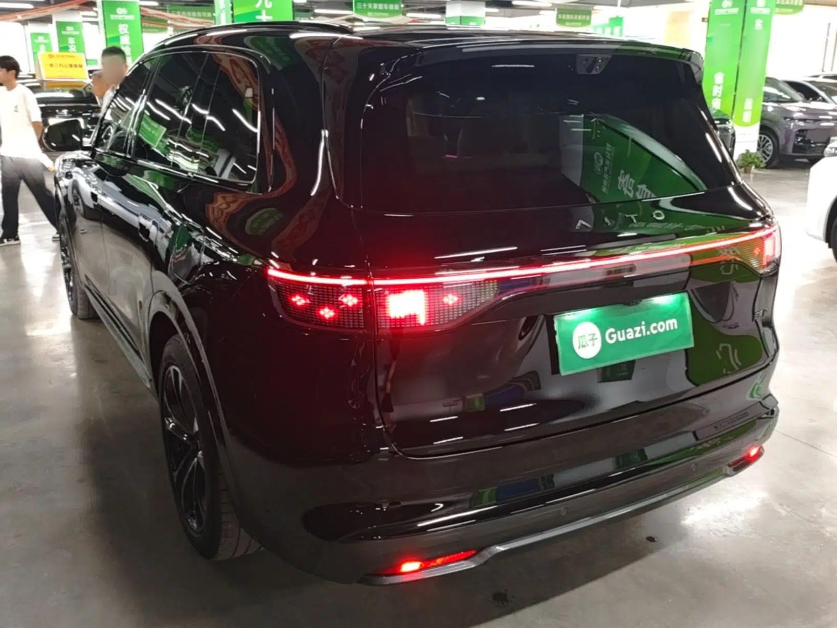 Hima AITO M8 2025 Extended-Range Max+ Version 53.4 kWh 5-Seater Edition — миниатюра 4