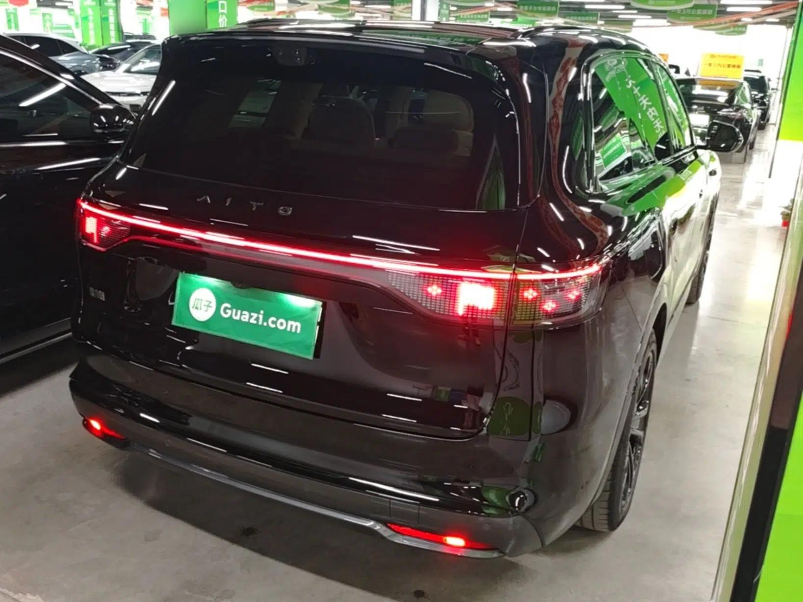 Hima AITO M8 2025 Extended-Range Max+ Version 53.4 kWh 5-Seater Edition — миниатюра 6