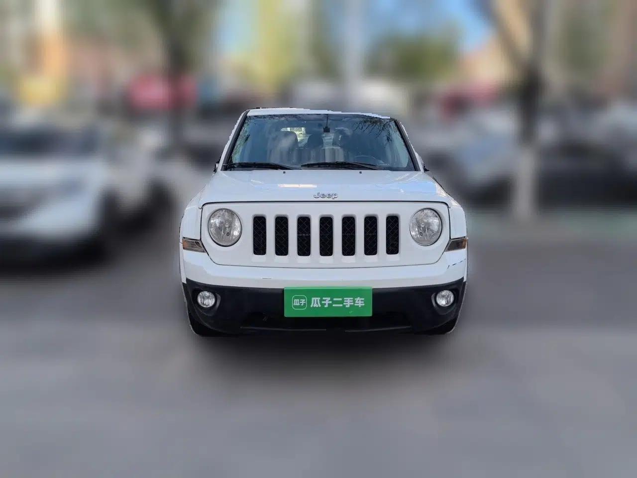 Jeep Patriot 2013 2.4 Sport Edition — миниатюра 2