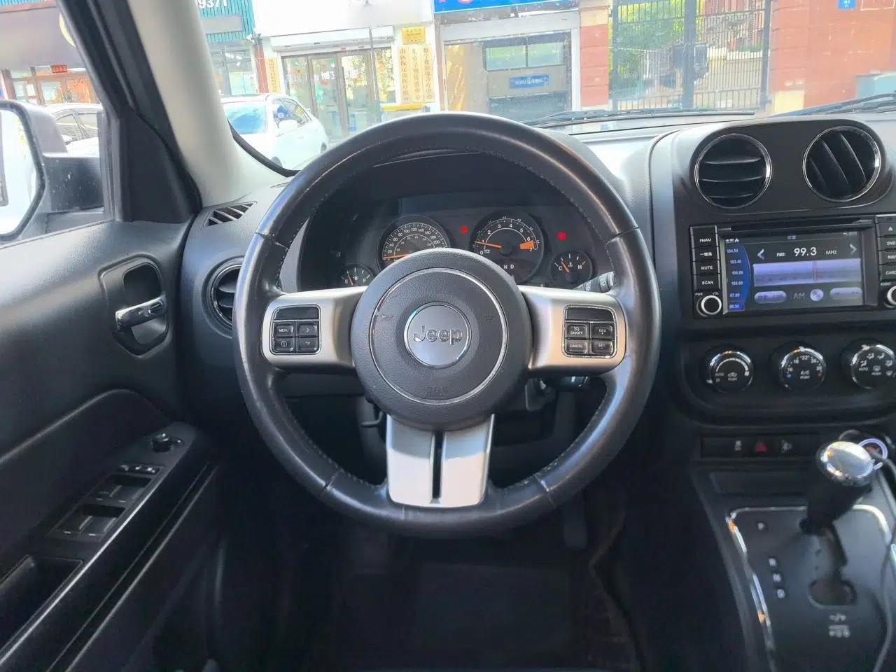 Jeep Patriot 2013 2.4 Sport Edition — миниатюра 11