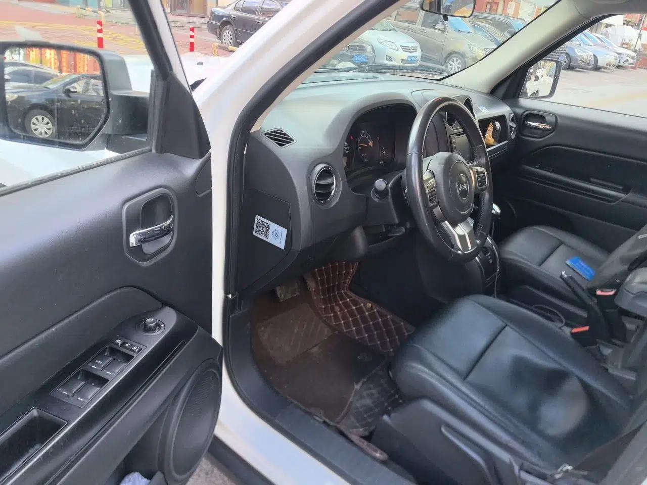 Jeep Patriot 2013 2.4 Sport Edition — миниатюра 17