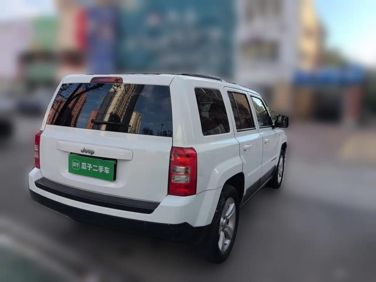 Jeep Patriot 2013 2.4 Sport Edition — миниатюра 6