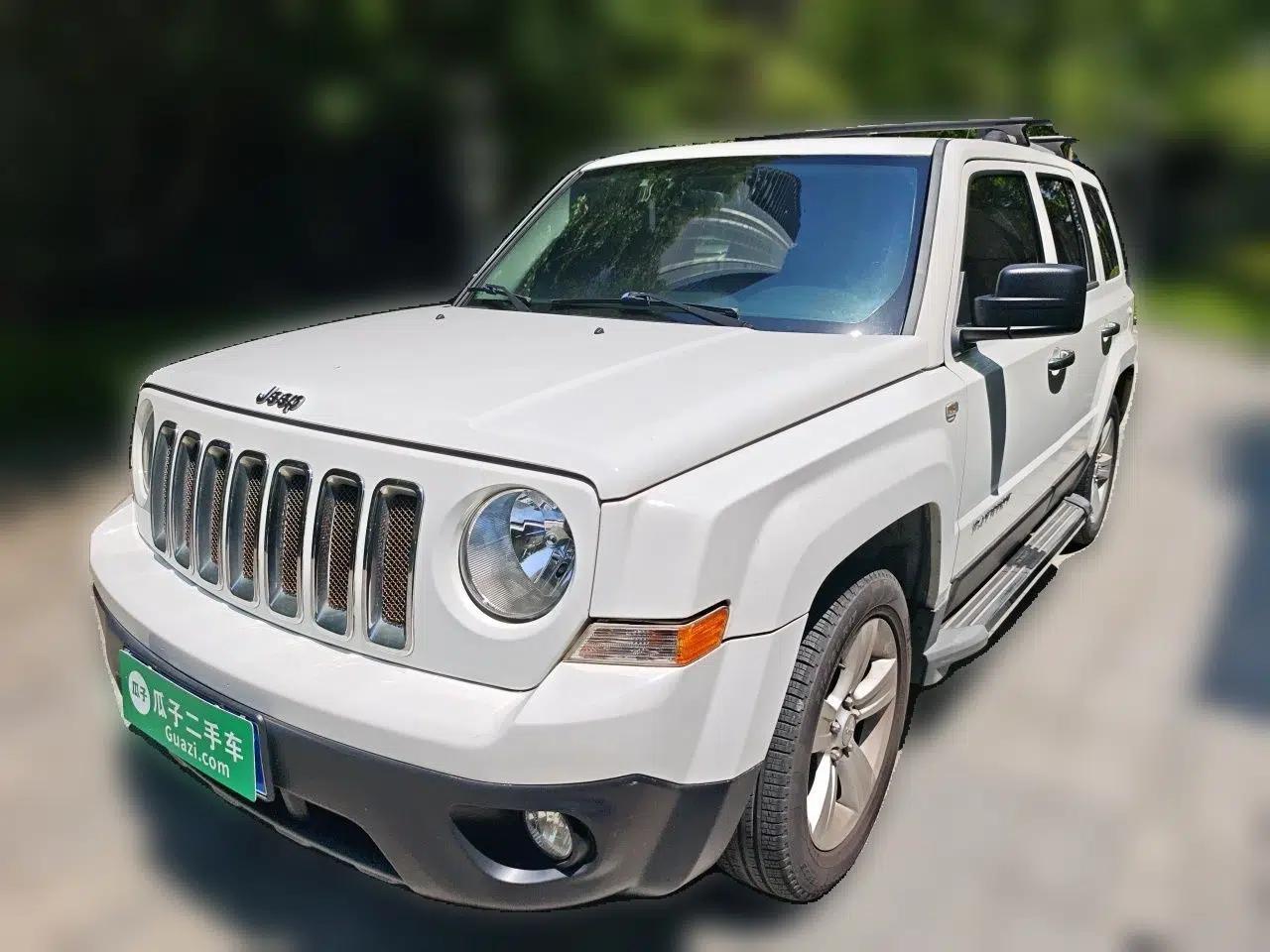 Jeep Patriot 2014 2.4L Luxury Navigation Edition — миниатюра 1