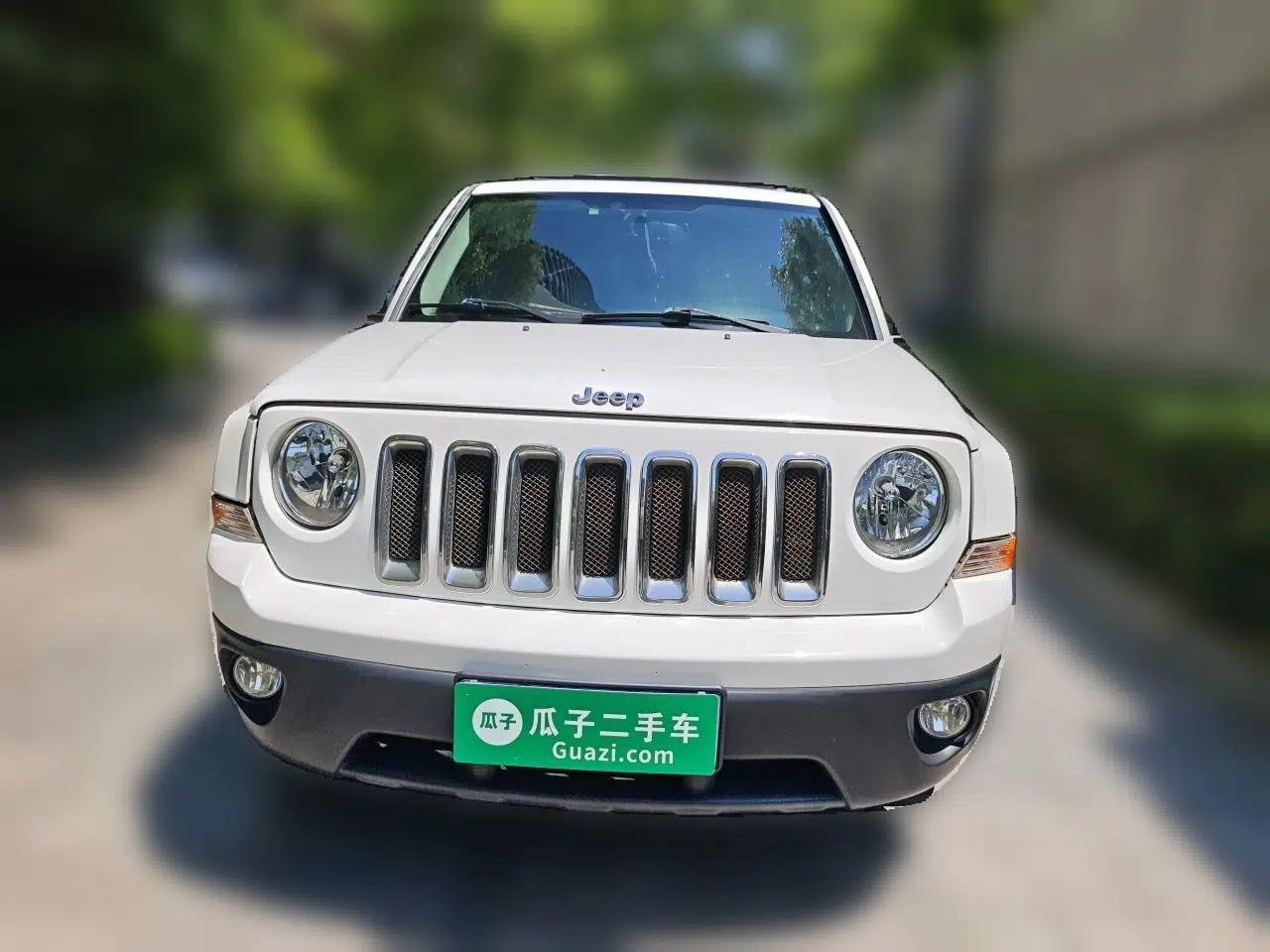 Jeep Patriot 2014 2.4L Luxury Navigation Edition — миниатюра 2