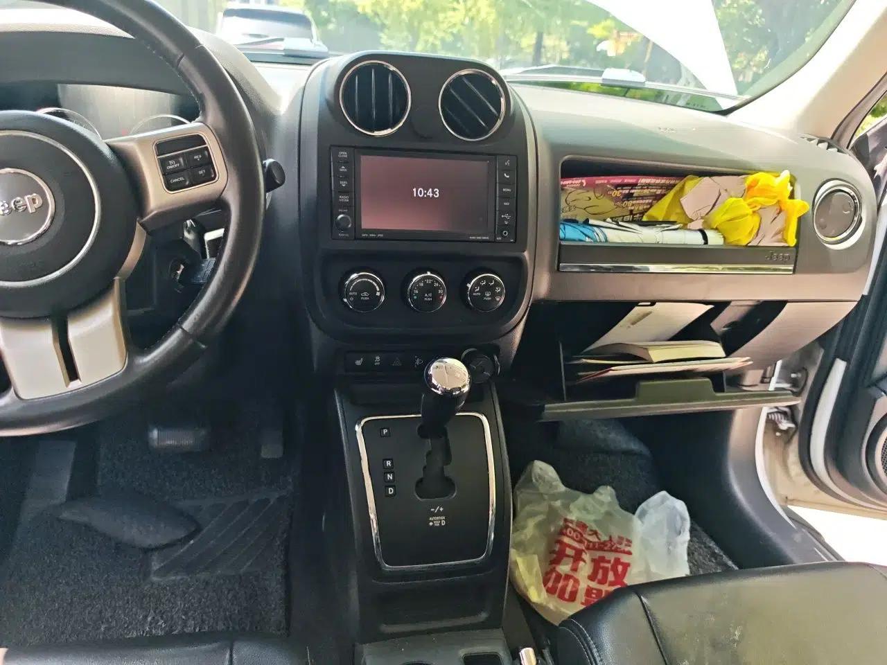 Jeep Patriot 2014 2.4L Luxury Navigation Edition — миниатюра 14