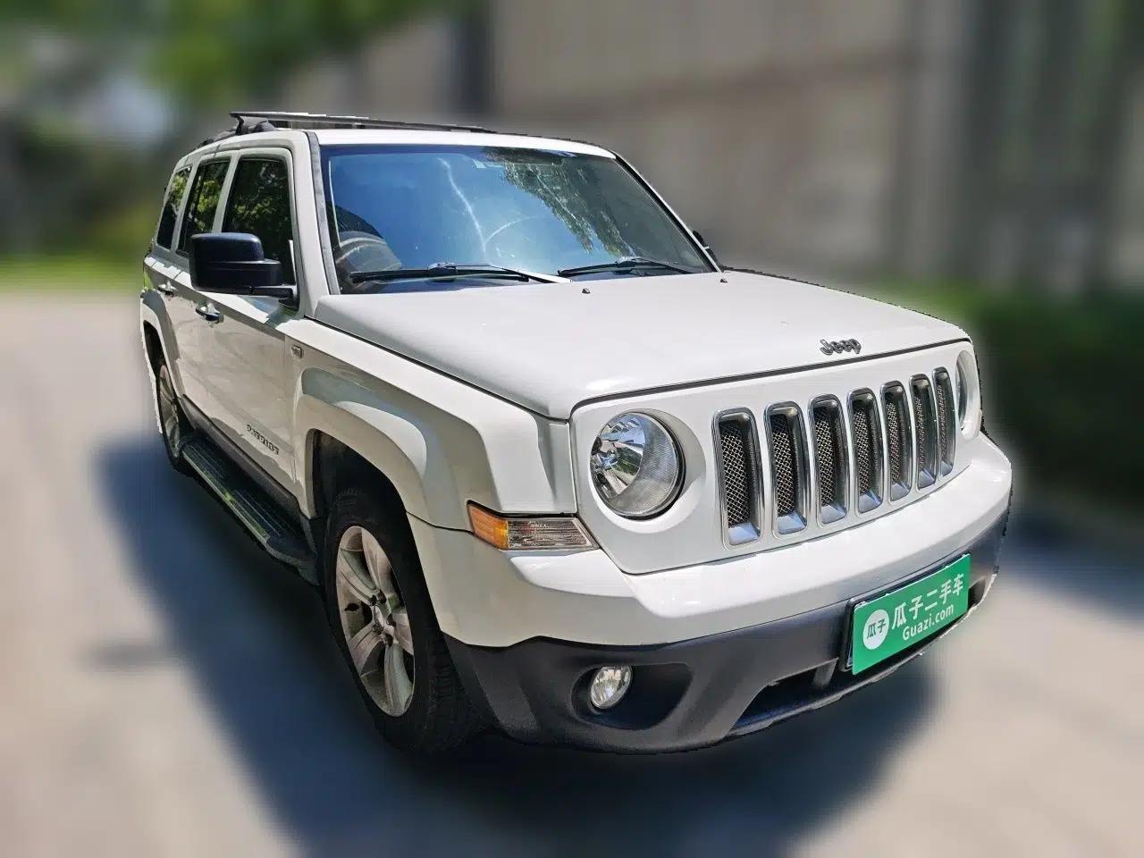 Jeep Patriot 2014 2.4L Luxury Navigation Edition — миниатюра 3