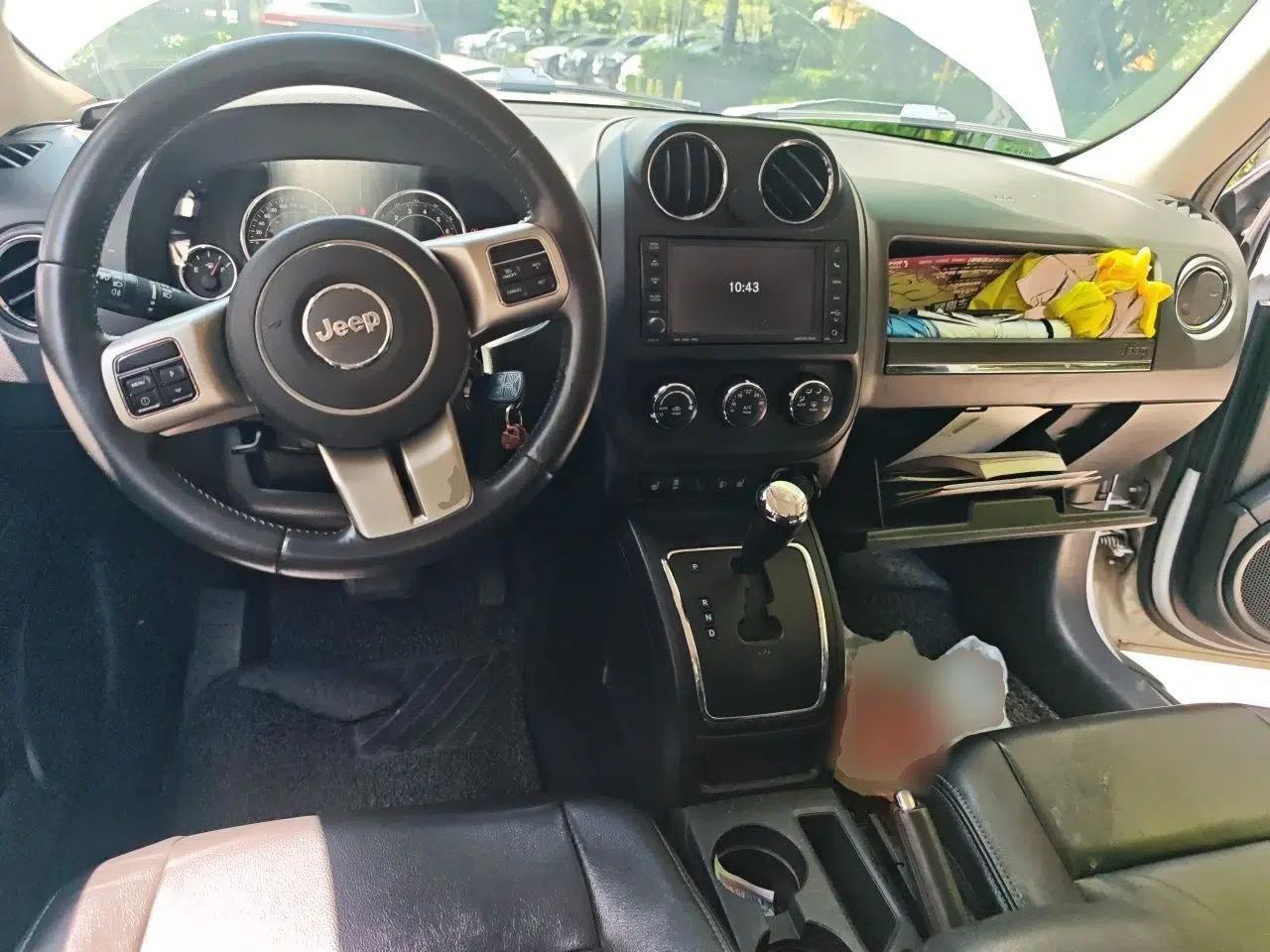 Jeep Patriot 2014 2.4L Luxury Navigation Edition — миниатюра 10