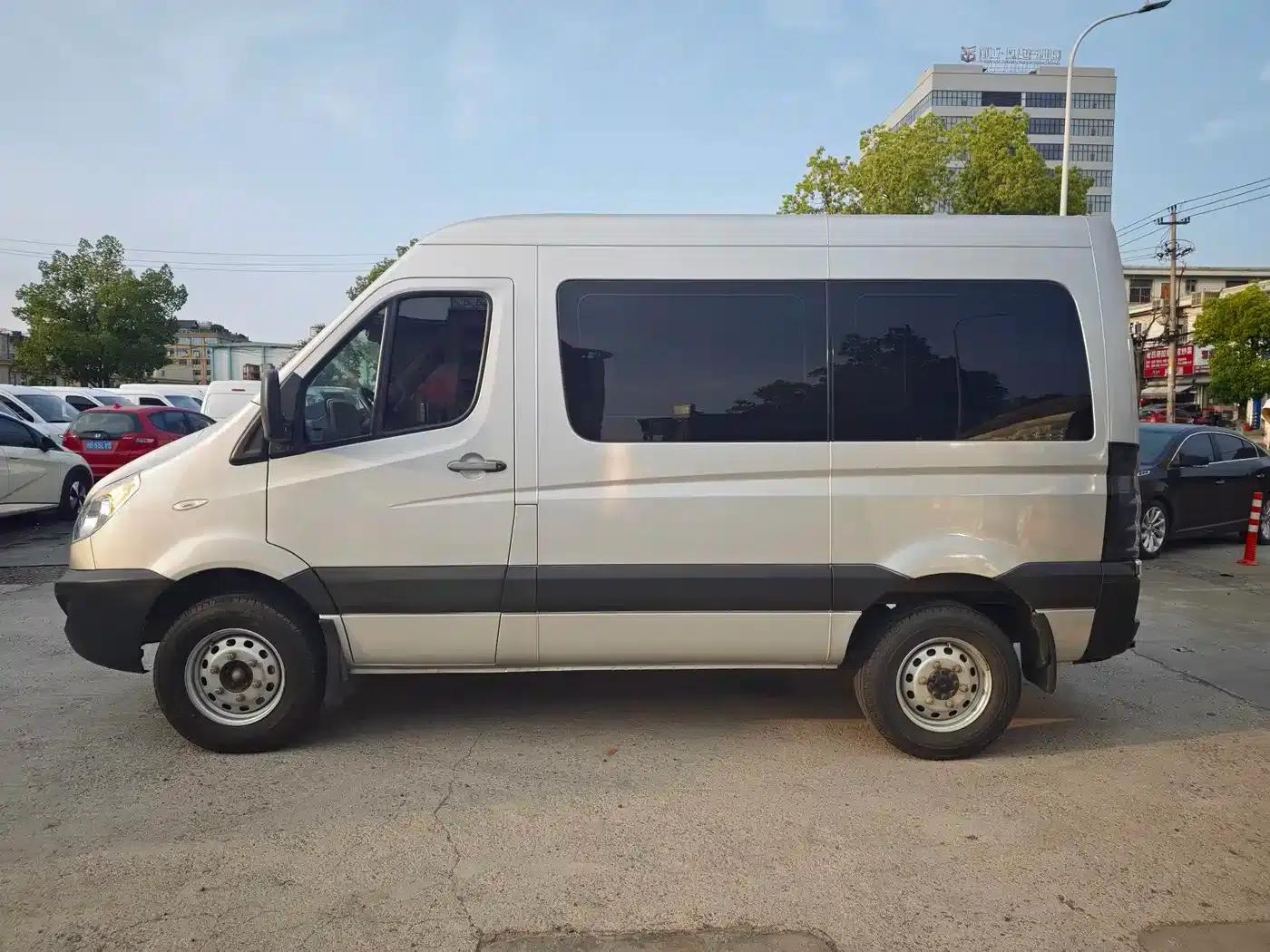 Starlight 2019 1.9T Short Wheelbase Multipurpose Passenger Vehicle — миниатюра 14