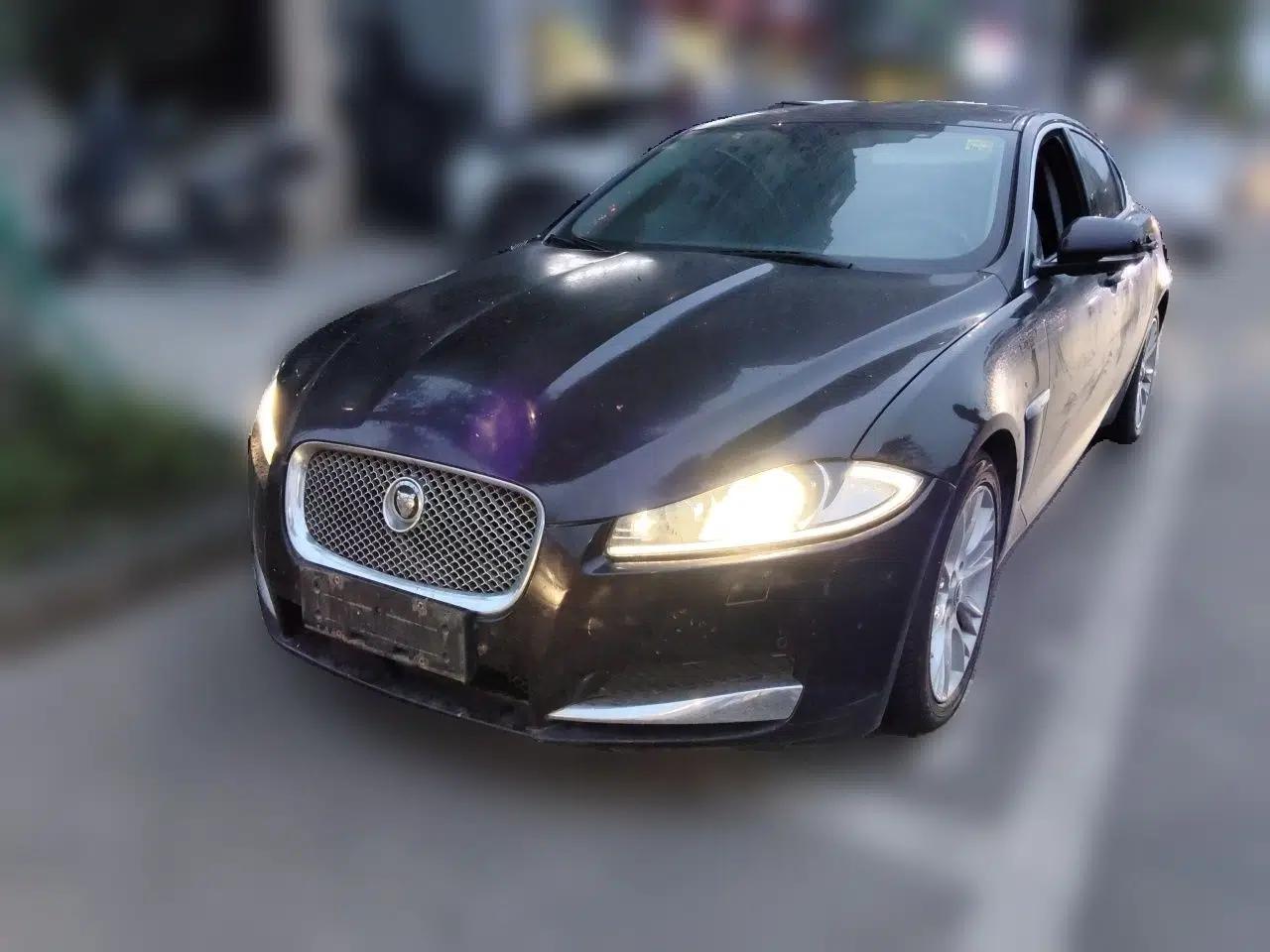 Jaguar XF 2013 XF 2.0T Luxury Edition — миниатюра 1