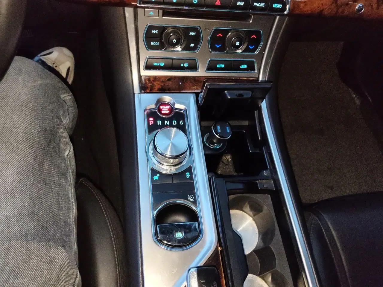 Jaguar XF 2013 XF 2.0T Luxury Edition — миниатюра 15