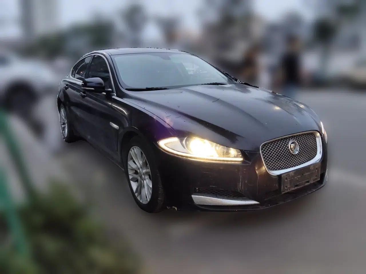 Jaguar XF 2013 XF 2.0T Luxury Edition — миниатюра 3