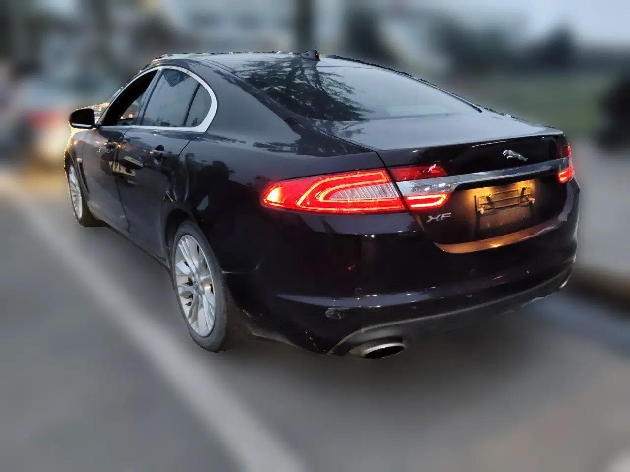 Jaguar XF 2013 XF 2.0T Luxury Edition — миниатюра 4