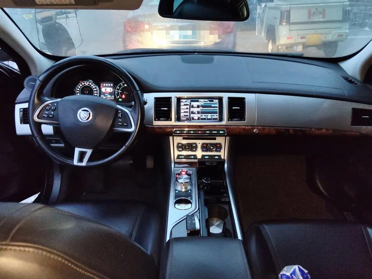 Jaguar XF 2013 XF 2.0T Luxury Edition — миниатюра 10