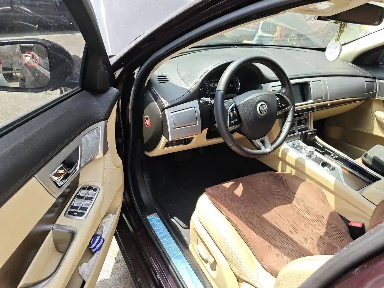 Jaguar XF 2013 XF 2.0T Luxury Edition — миниатюра 17
