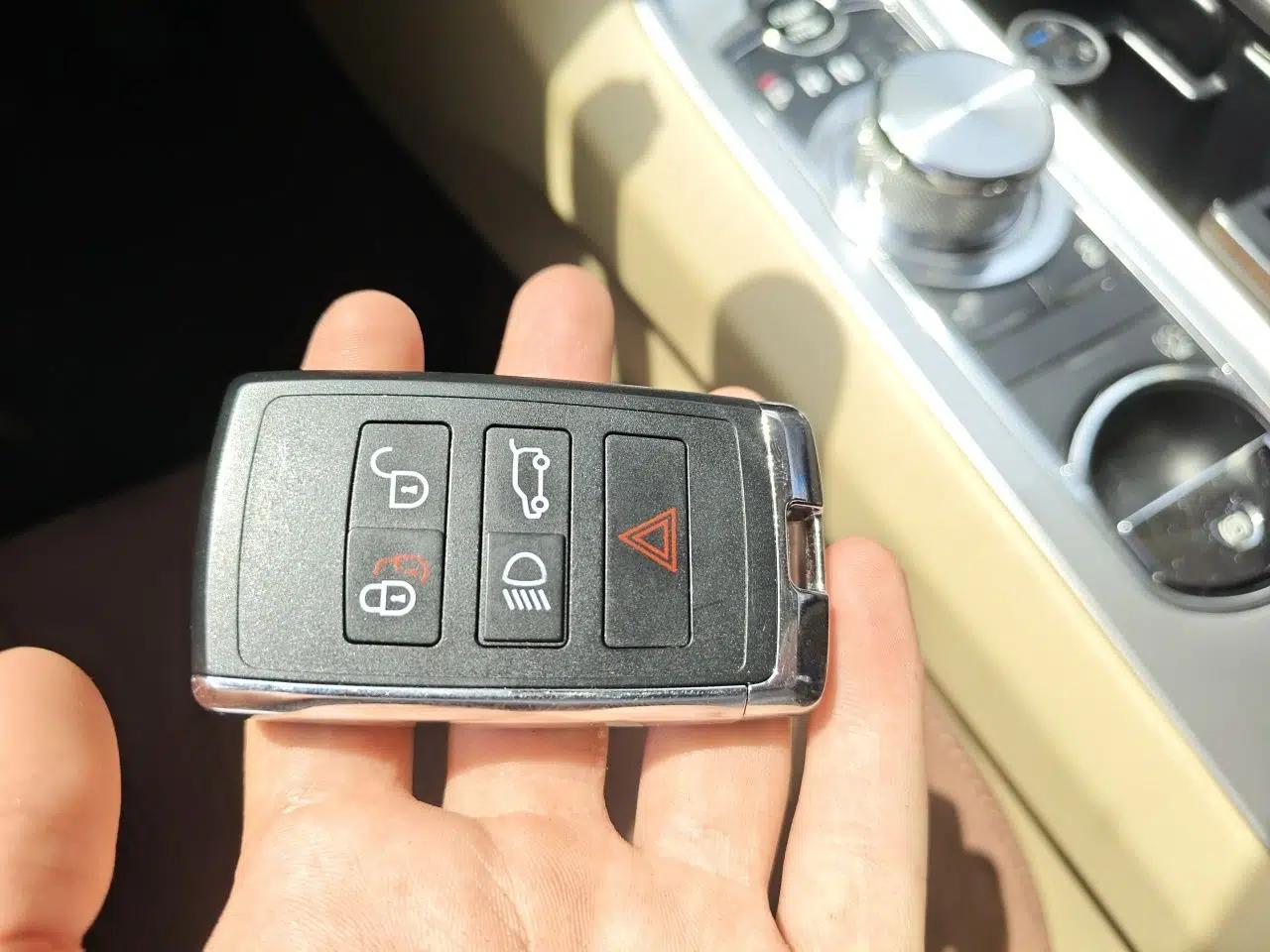 Jaguar XF 2013 XF 2.0T Luxury Edition — миниатюра 9