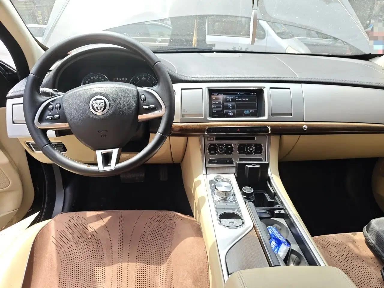 Jaguar XF 2013 XF 2.0T Luxury Edition — миниатюра 10
