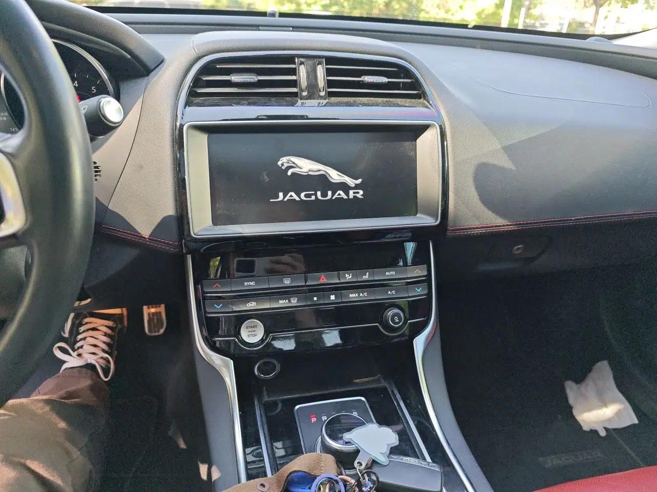 Jaguar XE 2019 2.0T 300 PS All-Wheel-Drive Landmark Edition — миниатюра 14