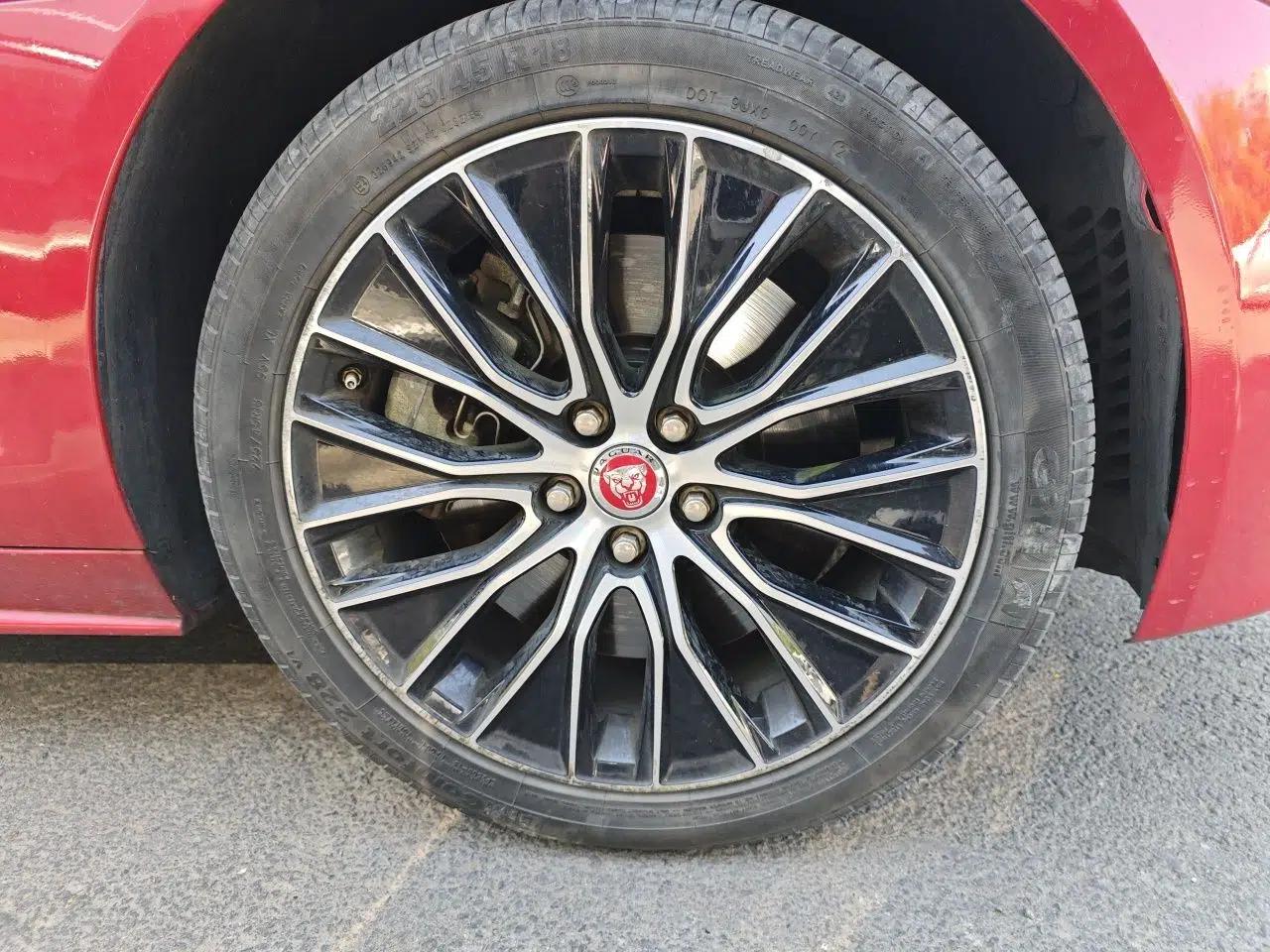Jaguar XE 2019 2.0T 300 PS All-Wheel-Drive Landmark Edition — миниатюра 8