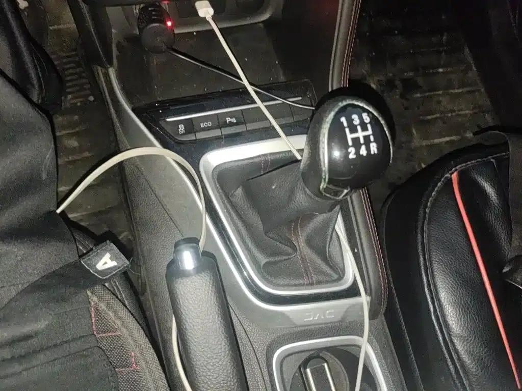 Refine R3 2018 1.6L Manual Deluxe Edition — миниатюра 11