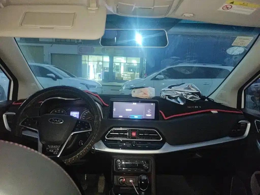 Refine R3 2018 1.6L Manual Deluxe Edition — миниатюра 15