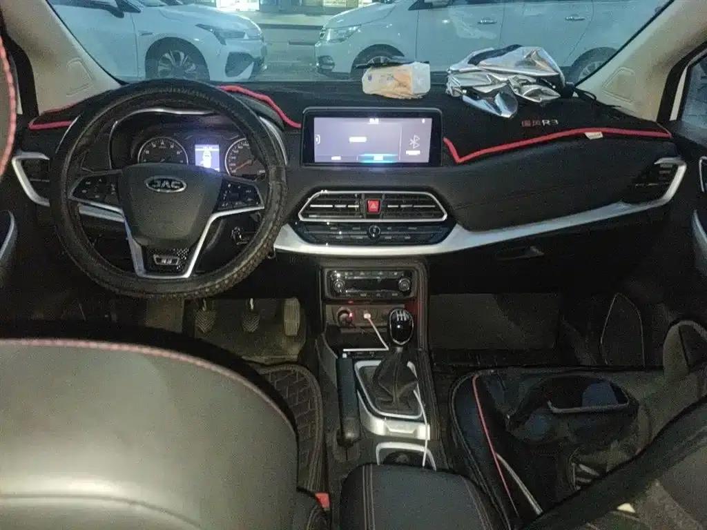 Refine R3 2018 1.6L Manual Deluxe Edition — миниатюра 6
