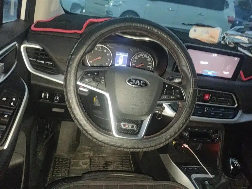 Refine R3 2018 1.6L Manual Deluxe Edition — миниатюра 7