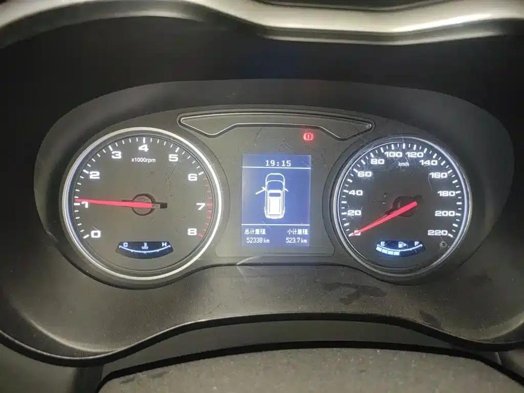 Refine R3 2018 1.6L Manual Deluxe Edition — миниатюра 8