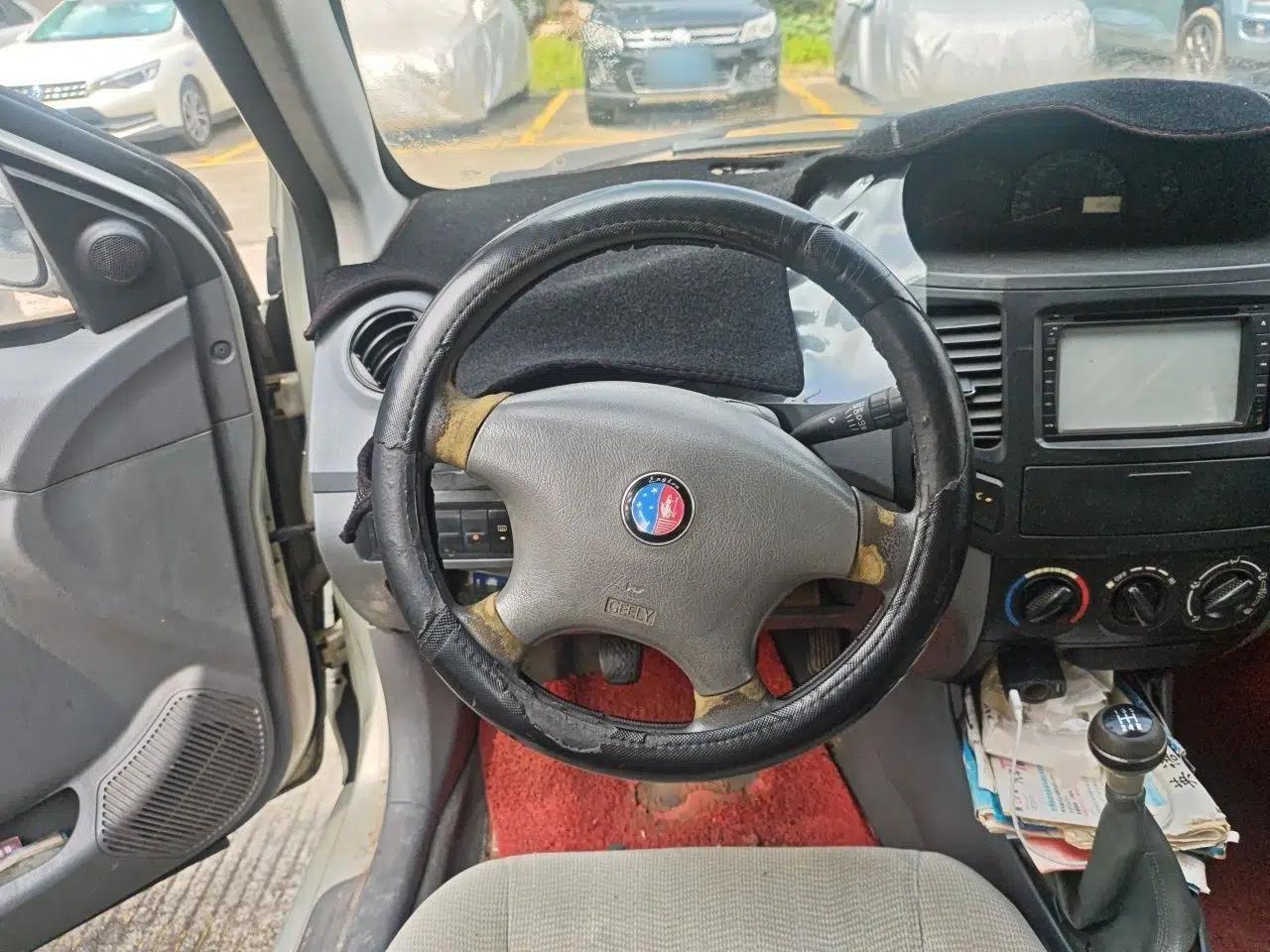 Geely Auto Diamond 2014 Sedan 1.5L Manual Entry-Level Model — миниатюра 11