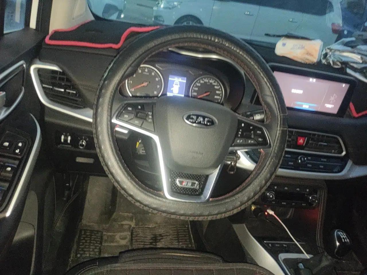 JAC Group Refine R3 2018 1.6L Manual Luxury Model — миниатюра 7