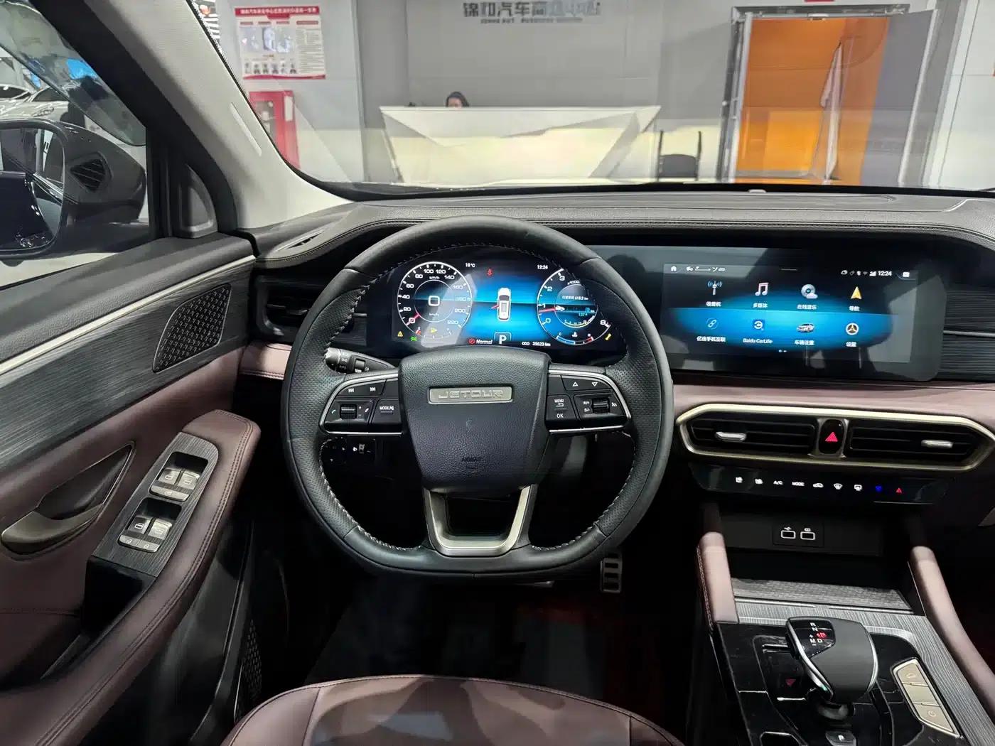 Jetour X90 PLUS 2024 1.6TD DCT Family Fun Edition 7-Seater — миниатюра 12