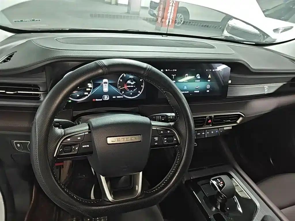Jetour X90 PLUS 2024 1.6TD DCT Family Fun Edition 7-Seater — миниатюра 10