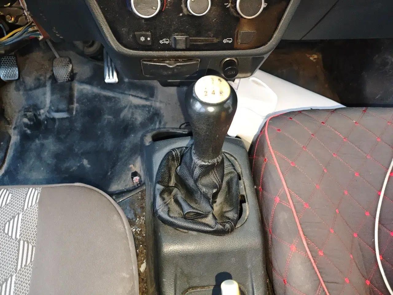 Jinbei Hiace X30 2013 1.3L Standard Version — миниатюра 15